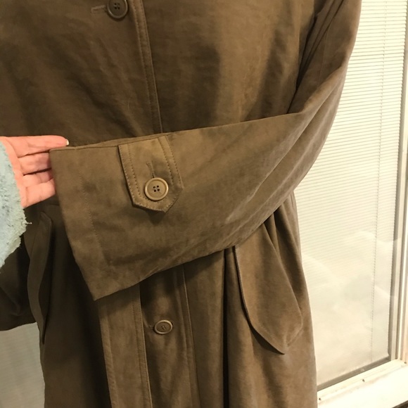 London Fog Trench Coat - Size 12 Reg. - Picture 6 of 9